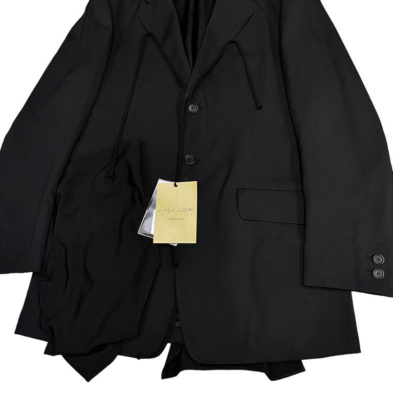 Yohji Yamamoto Pour Homme 23AW ウールギャバジンドレープパッチテーラードジャケット WOOL GABARDINE LEFT SIDE DRAPED JACKET 黒当て布付きJKT LOOK32 定価180,400円