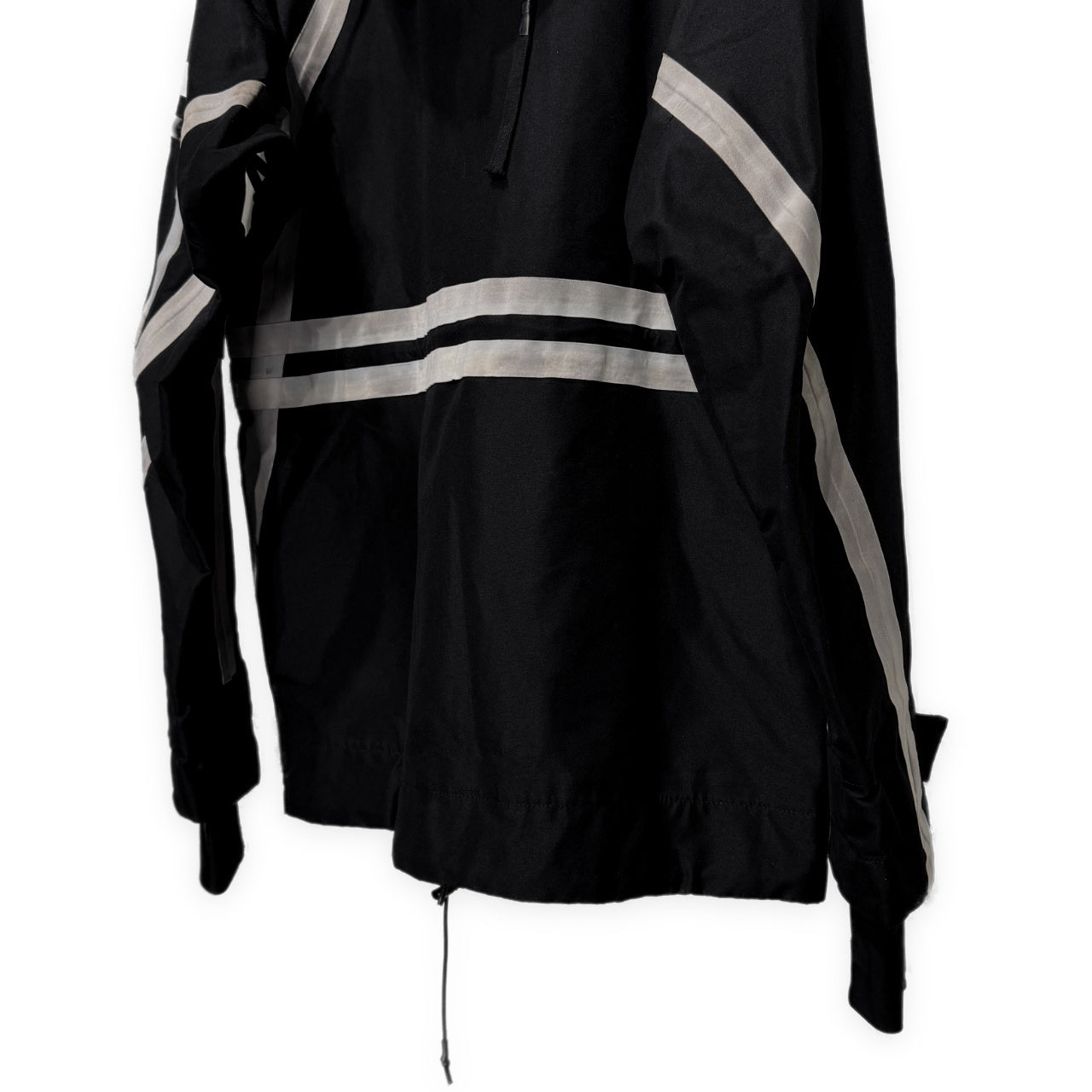 11 by Boris Bidjan Saberi シームテープサムホール付ハイネックマウンテンパーカー ジャケット ブルゾン コート アウター ボリスビジャンサベリ メンズ