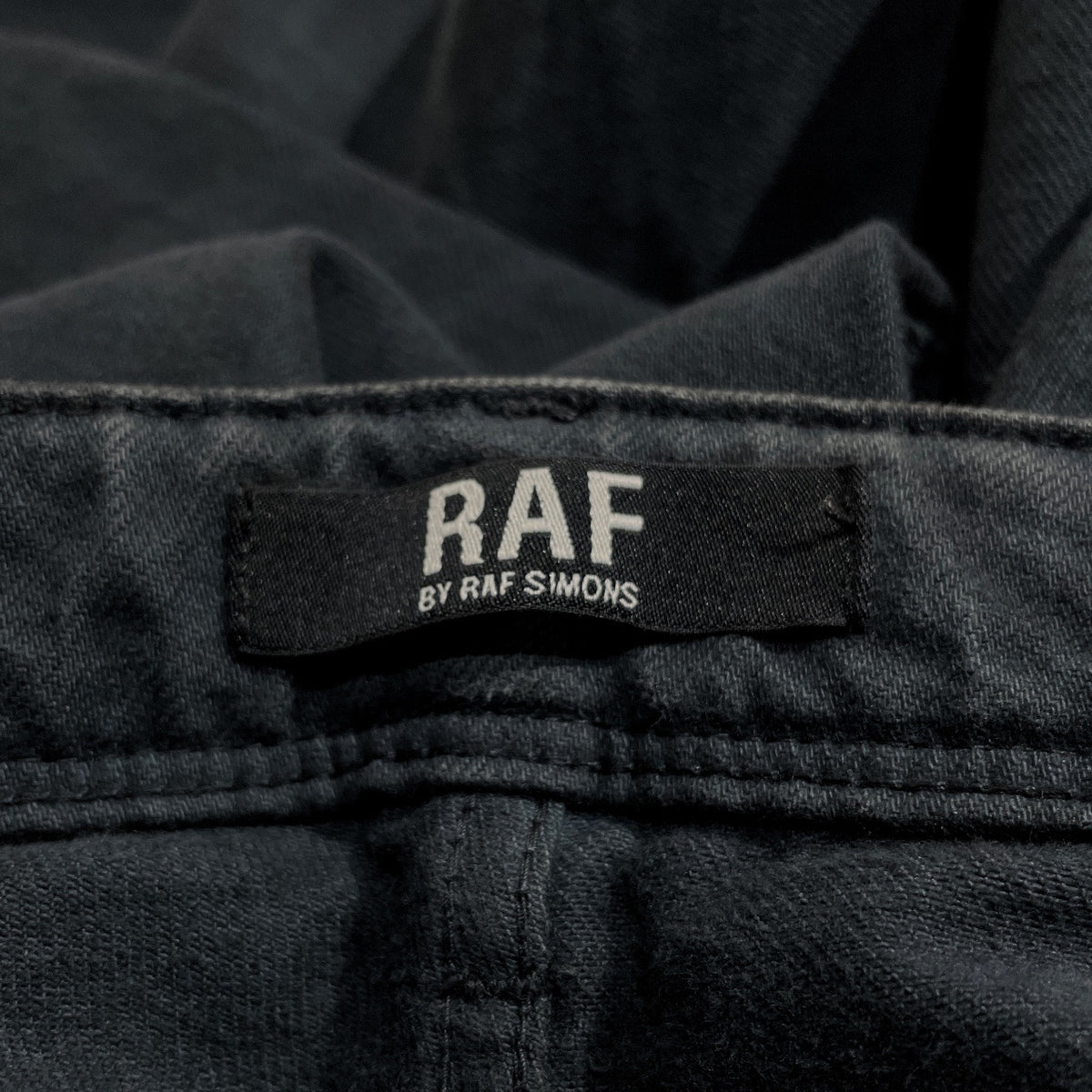 RAF by RAF SIMONS ネイビーデニム5ポケットテーパードパンツ ジーンズ ボトムス ラフシモンズ メンズ