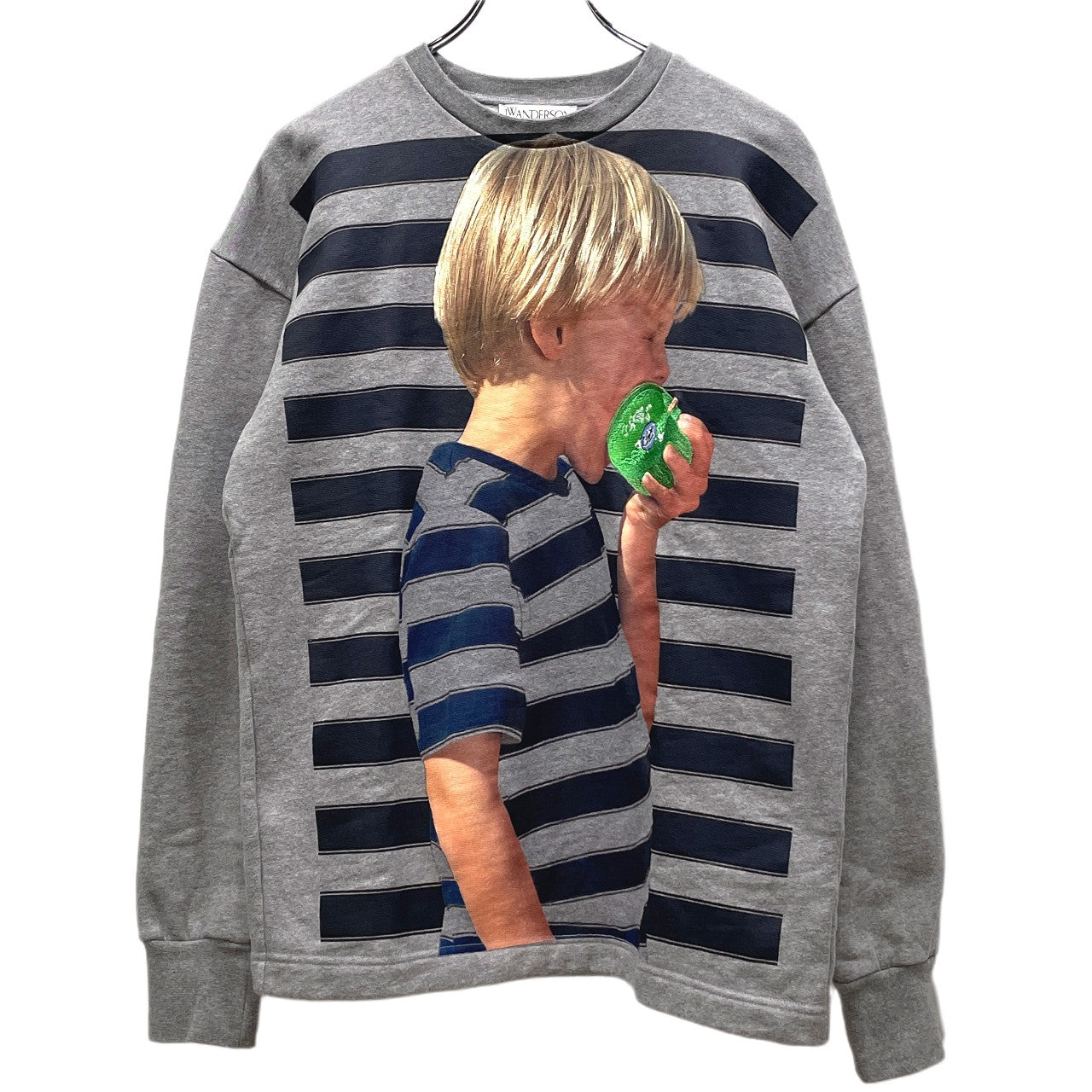 J.W. Anderson 23SS BOY WITH APPLE ボーイプリントアップル刺繍クルーネックスウェットシャツ ボーダー トップス トレーナー JW0069PG1225907 ジェイダブリューアンダーソン メンズ