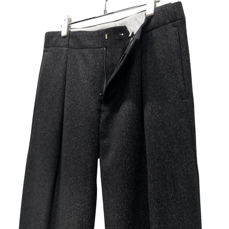 OVERCOAT 23AW PLEATED TROUSER WITH LOOPS IN WOOL FLANNEL ウールカシミヤフランネル1タックトラウザーズ パンツ スラックス ボトムス カシミア 定価69,300円 F23P018-NKCF オーバーコート メンズ