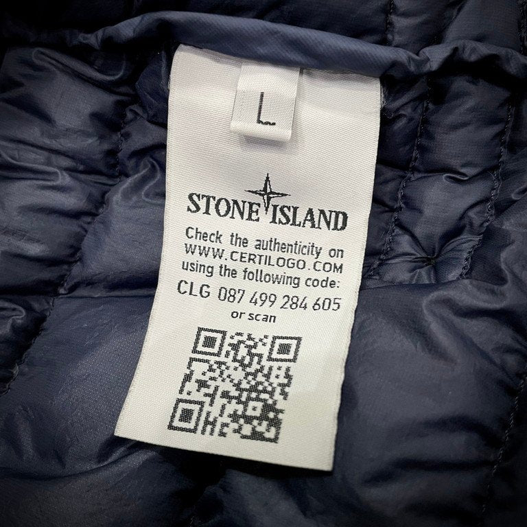 STONE ISLAND GARMENT DYED MICRO YARN DOWN VEST ナイロン製品染めスタンドカラーダウンベスト ノースリーブ ジャケット ブルゾン コート アウター 中綿 ストーンアイランド メンズ