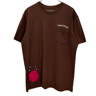 CHROME HEARTS x MATTY BOY STRUCTURE TEE スクロールラベルアートプリントクルーネックポケットTシャツ カットソー T-shirt ロゴ 半袖 トップス クロムハーツ メンズ