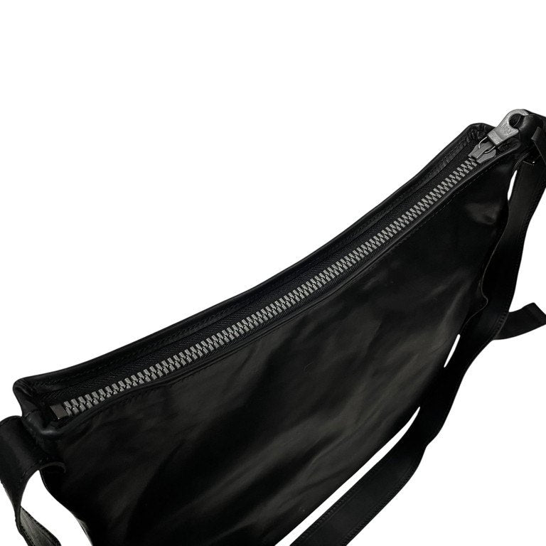 ISAMU KATAYAMA BACKLASH 23SS GUIDI CALF SHOULDER BAG グイディカーフレザーショルダーバッグ 鞄 カバン 143_08_BLK 定価69,300円 イサムカタヤマ バックラッシュ