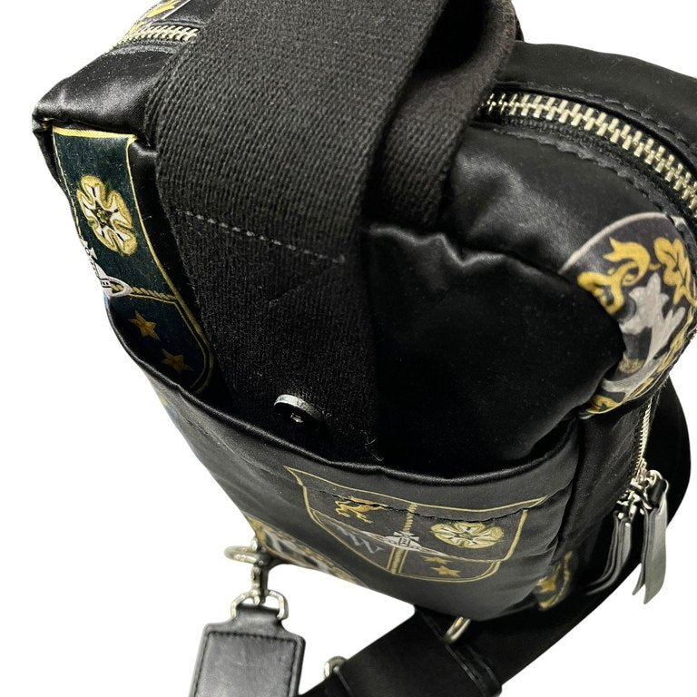 Vivienne Westwood 紋章オーブプリントレザーパッチボディバッグ ショルダー 鞄 カバン ヴィヴィアンウエストウッド メンズ レディース ユニセックス