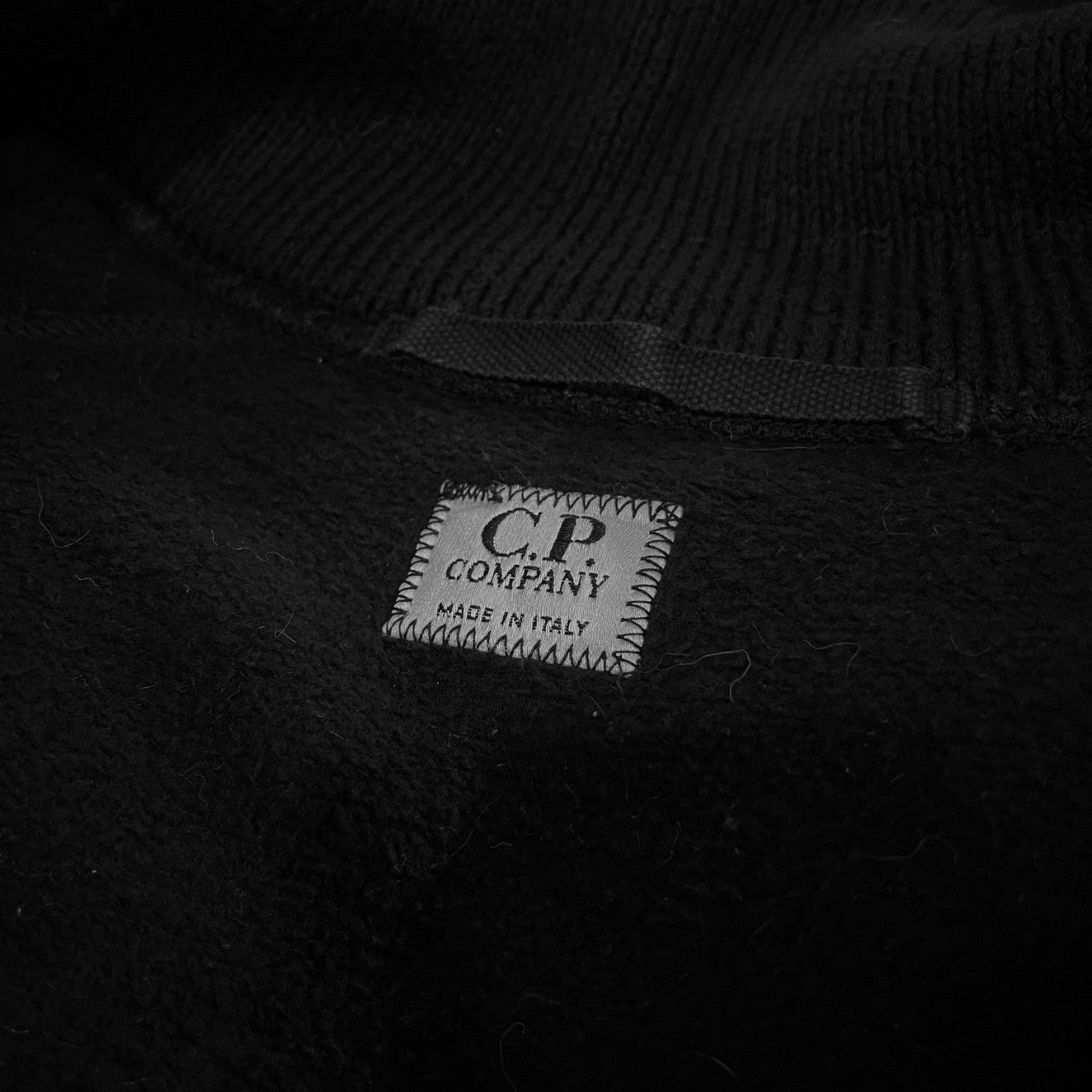C.P. COMPANY 04AW ハイネックプルオーバーハーフジップスウェットシャツ トラックジャケット Archive 00s 袖ロゴ シーピーカンパニー メンズ