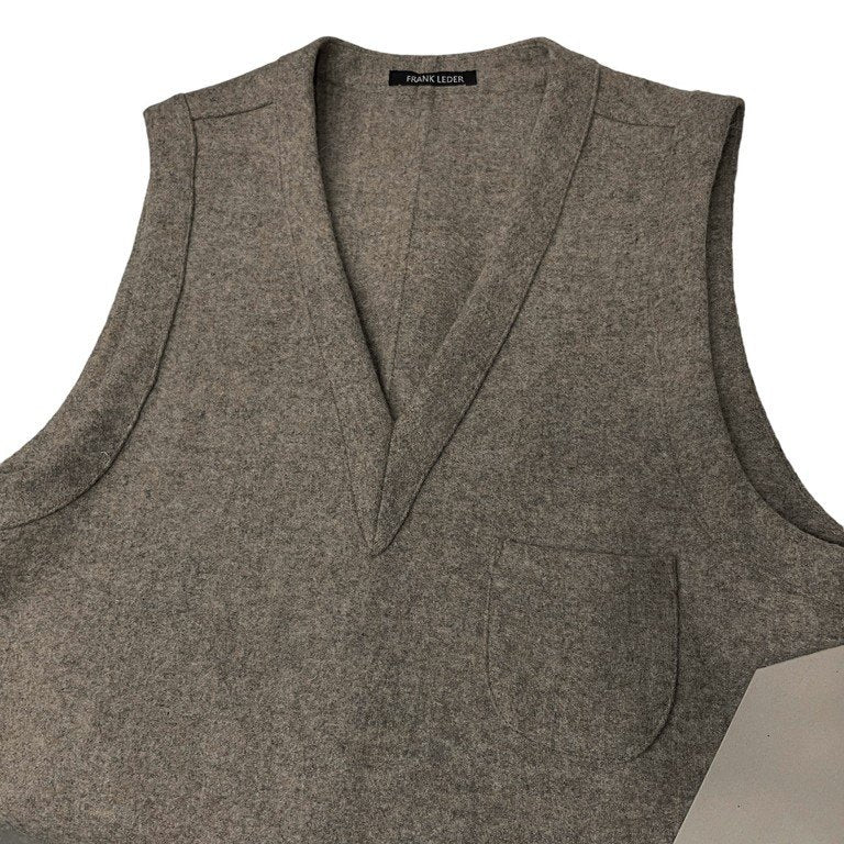 FRANK LEDER 圧縮ウールVネックヘムラインプルオーバーポケットベスト ノースリーブ トップス ジャケット アウター タグ付き 定価53,900円 フランクリーダー メンズ