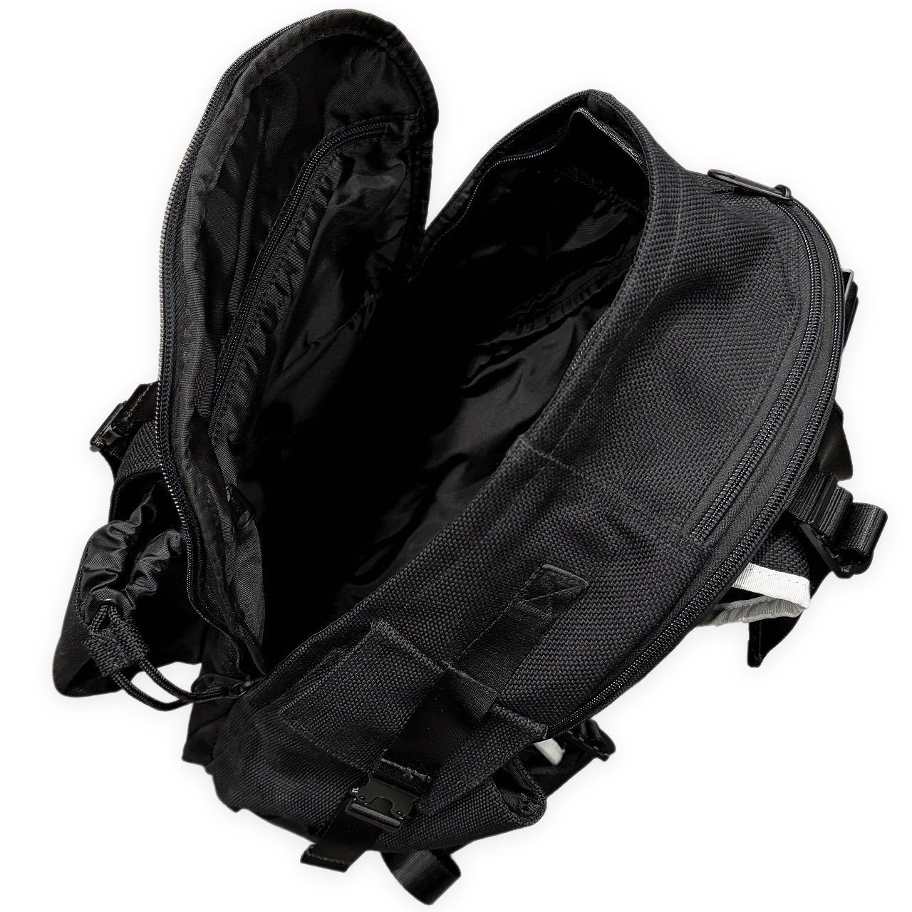 White Mountaineering × EASTPAK ワンタッチバックルマルチポケットバックパック リュックサック バッグ 鞄 カバン ロゴ ホワイトマウンテニアリング イーストパック メンズ